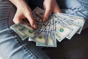 różnica między kredytem hipotecznym a gotówkowym